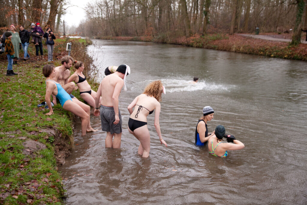 Nieuwjaarduik Amesliweerd 2026. Foto: Rob Huibers