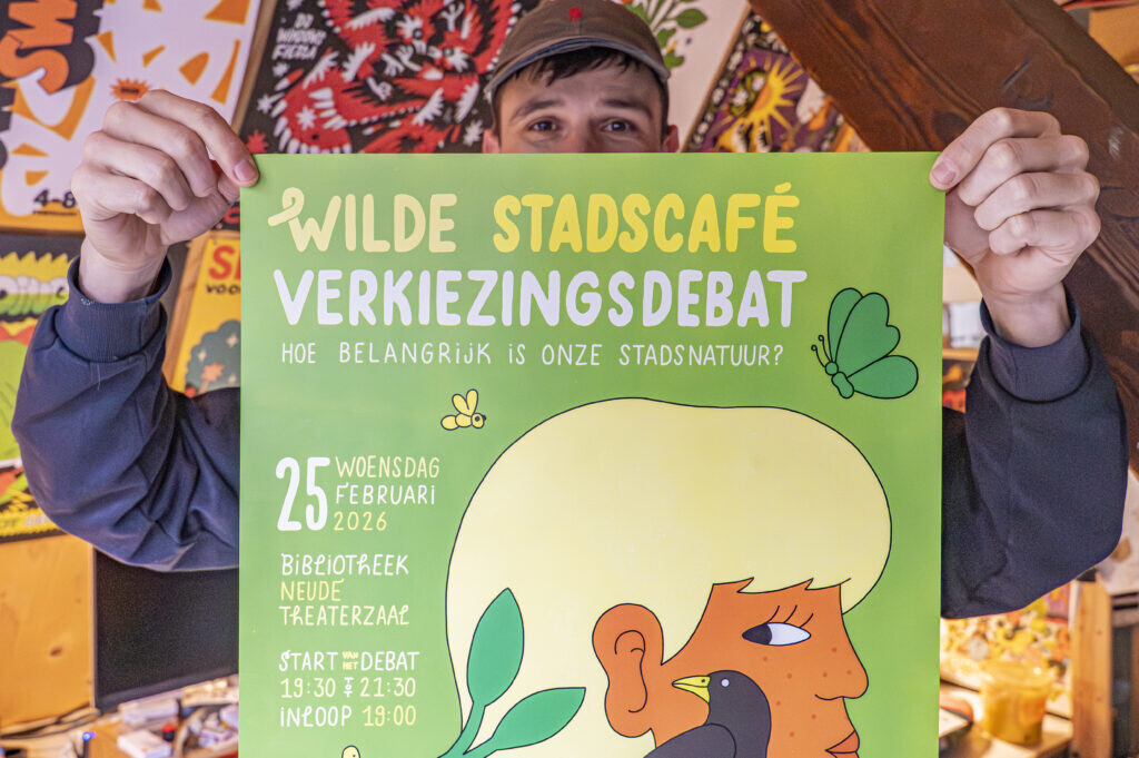 Timber Sommerdijk te midden van zijn werk in het Huis van Betekenis. Foto: Harrie van Veen.